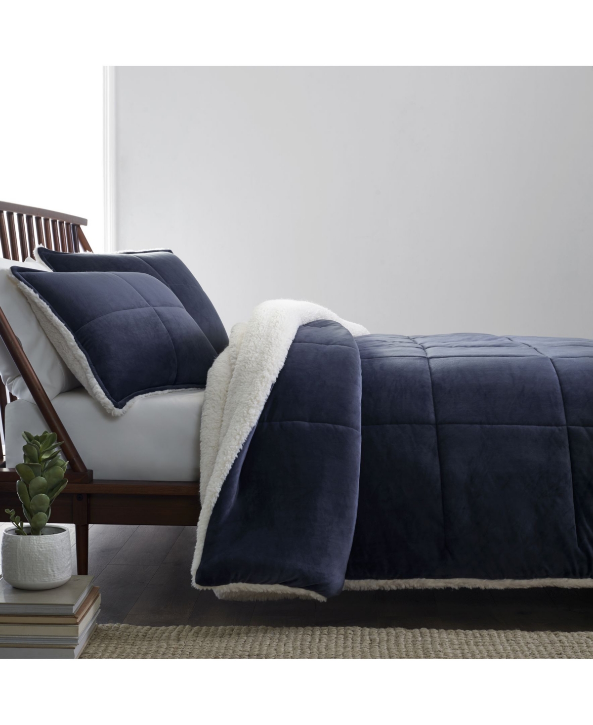 https://slimages.macysassets.com/is/image/MCY/products/9/optimized/18315791_fpx.tif?wid=1200&fmt=jpeg&qlt=100