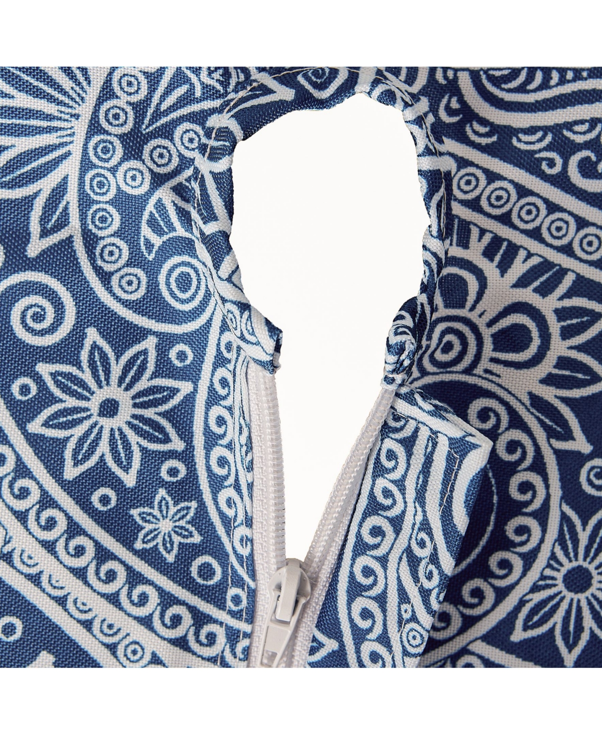 Design Imports Paisley Print Outdoor Tablecloth with Zipper, 60