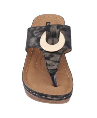 Women's Genelle Thong Wedge Sandals