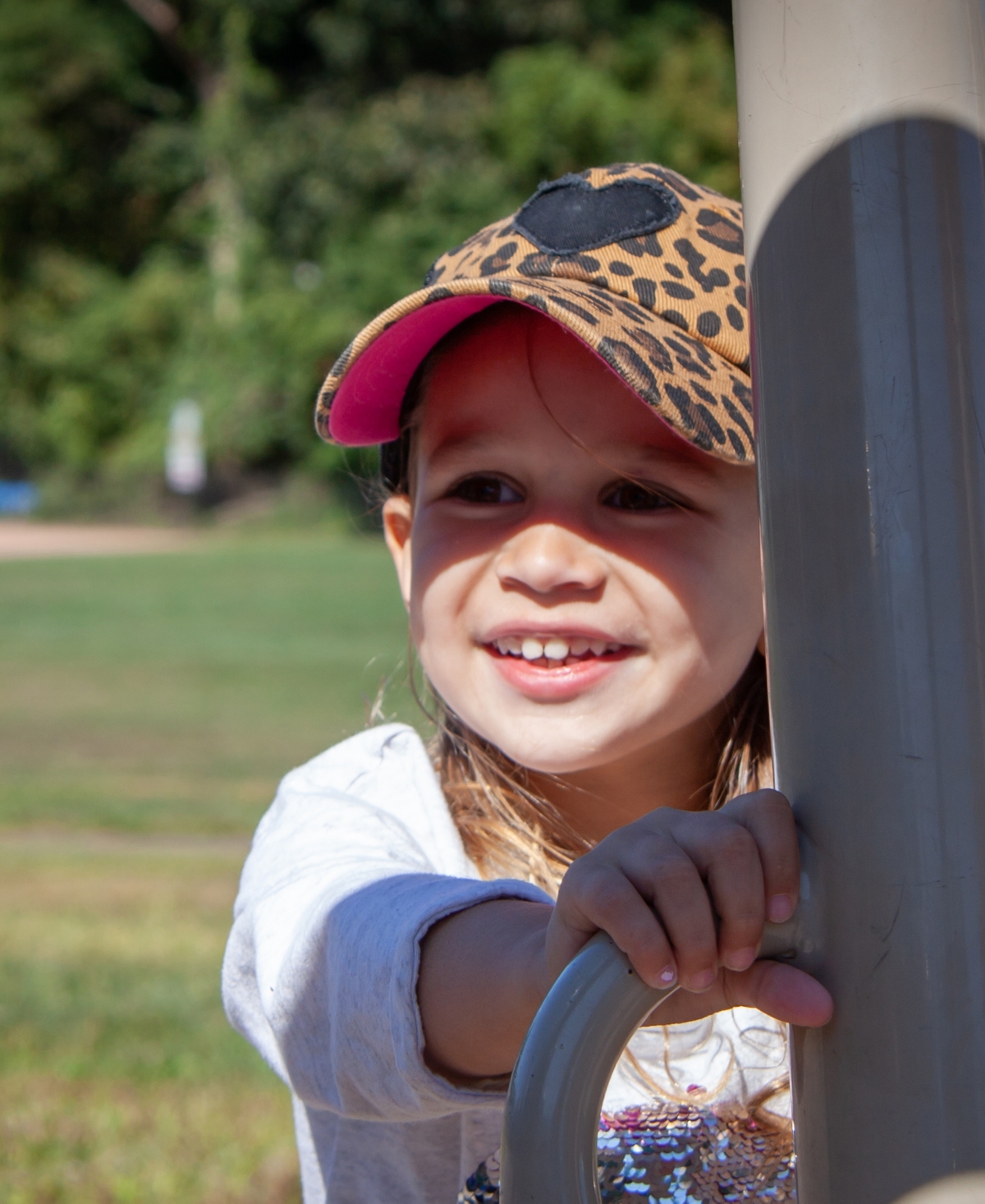 Kids Adjustable Snap Back Mesh Print with Heart Trucker Hat - Leopard