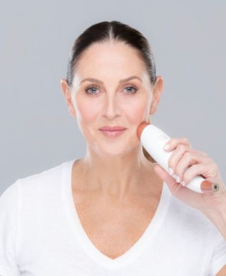 ReMOVE Micro Dermabrasion Device with Cooling Surface