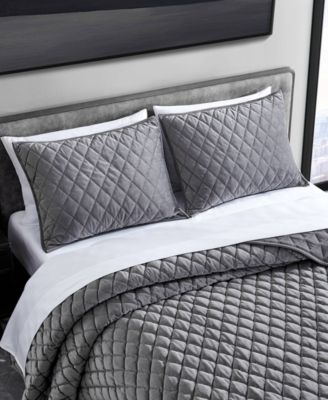 Vera Wang Diamond Velvet Quilt Set