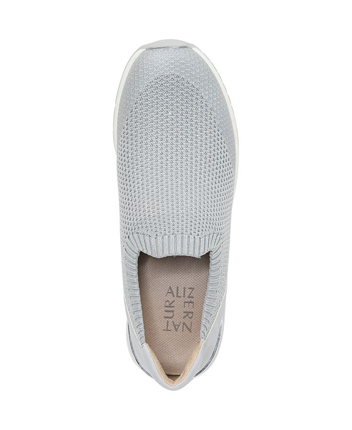 naturalizer jade leather slip on sneakers