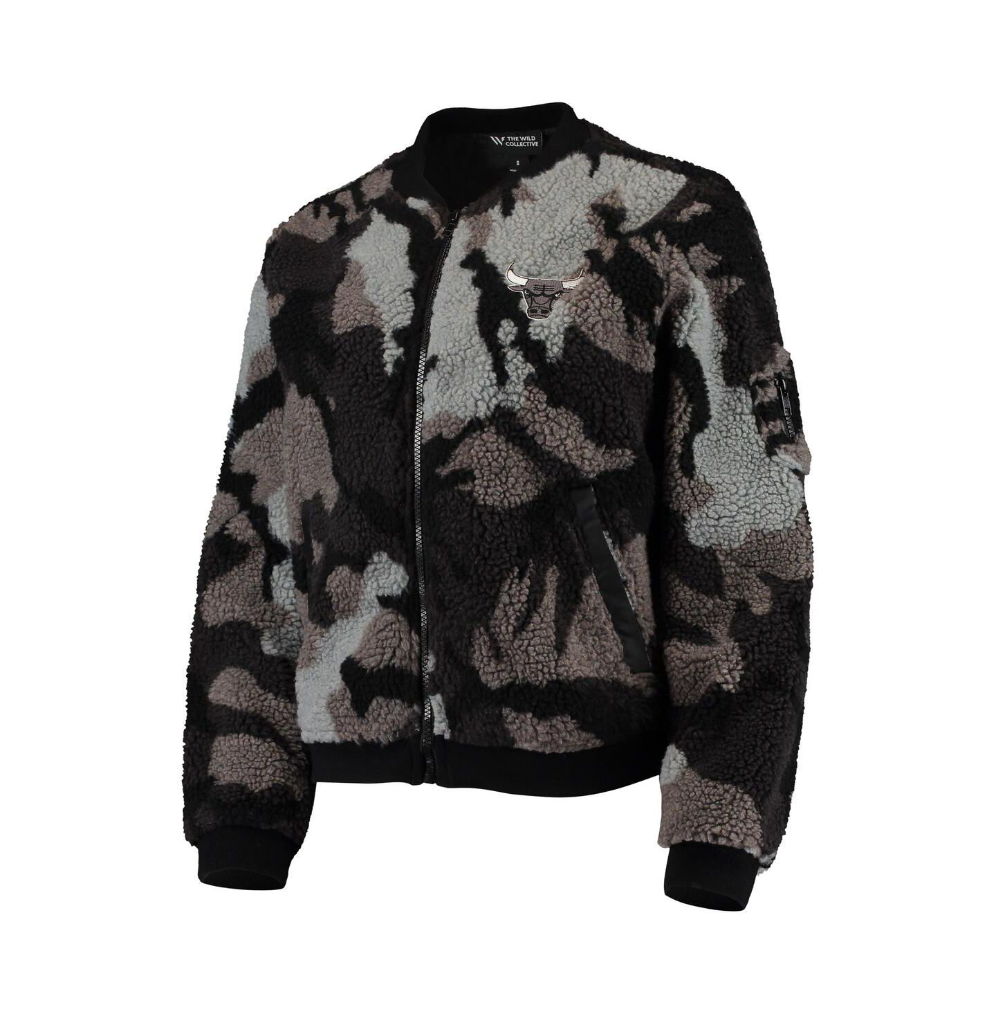 Женская куртка The Wild Collective Black Chicago Bulls Camo Sherpa Full-Zip Bomber — фото 4