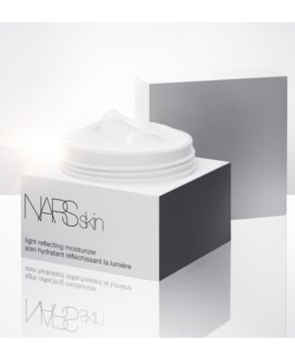 Light Reflecting Moisturizer