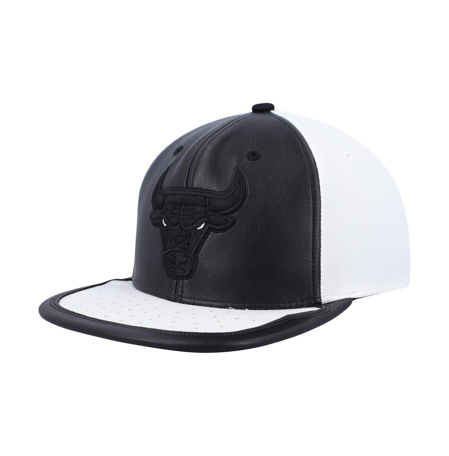 Мужская кепка Mitchell & Ness Black and White Chicago Bulls NBA Day One Snapback Hat — фото 1