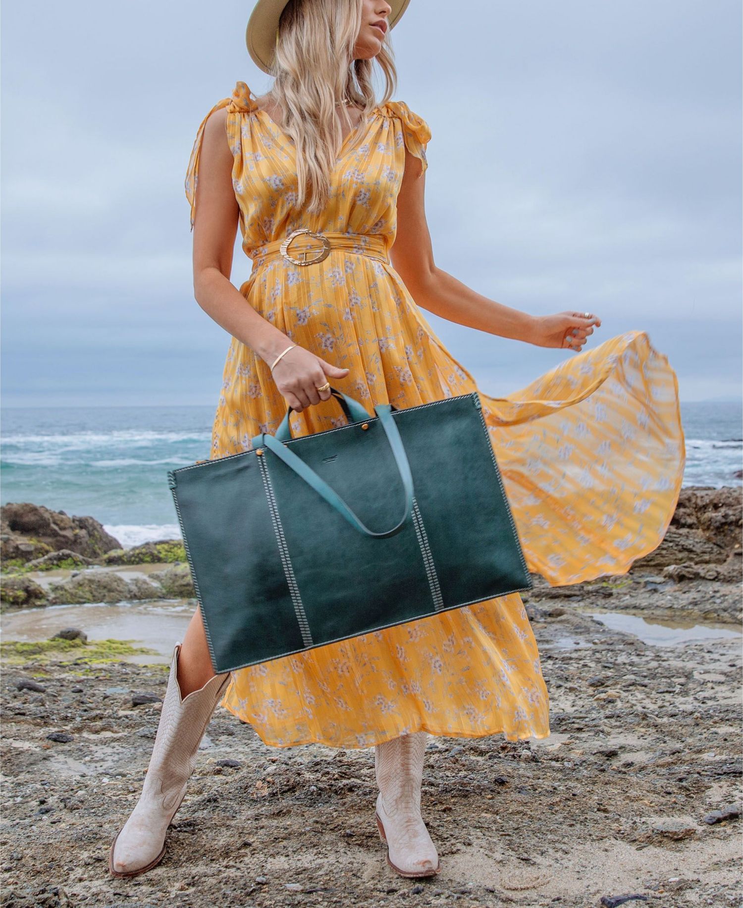 Sandstorm Extra-Large Leather Tote Bag
