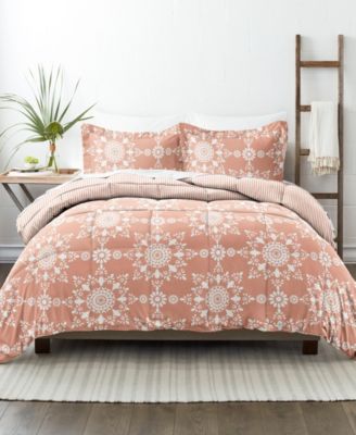 ienjoy Home Ultra Soft Daisy Medallion Reversible 2- Pc. Comforter Set, Twin