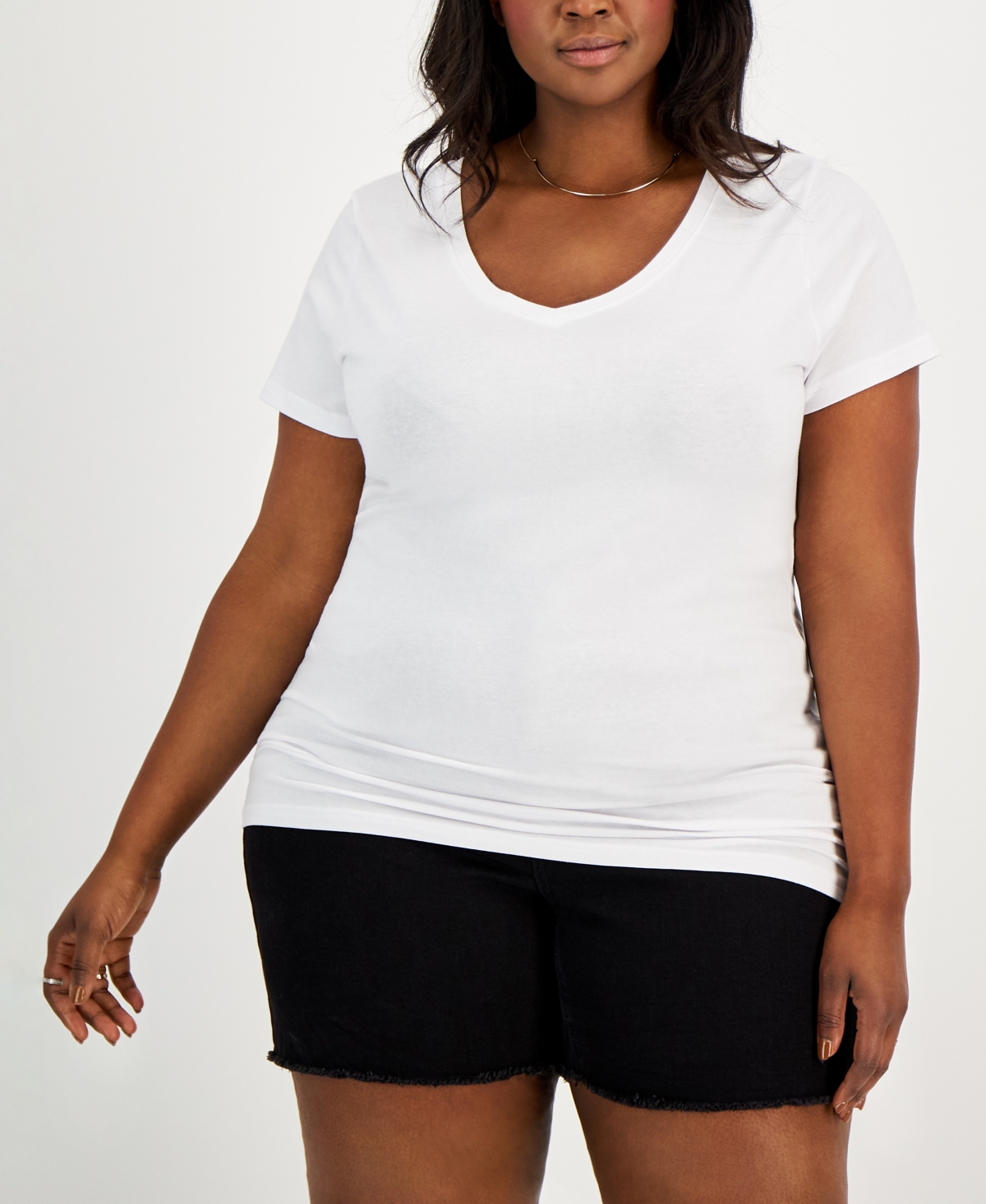 Trendy Plus Size Fitted V-Neck T-Shirt - Ipanema