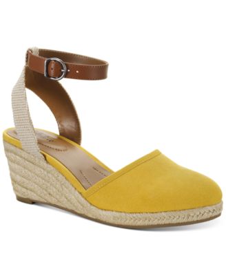 yellow sandals at macy's