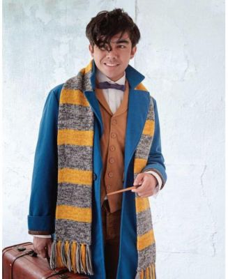 Harry Potter - Knitting Magic - More Patterns From Hogwarts and Beyond - An Official Harry Potter Knitting Book (Harry Potter Craft Books, Knitting Books) by Tanis Gray