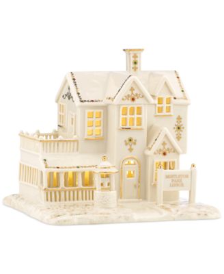 Lenox - Collectible Figurines Mistletoe Park Lodge