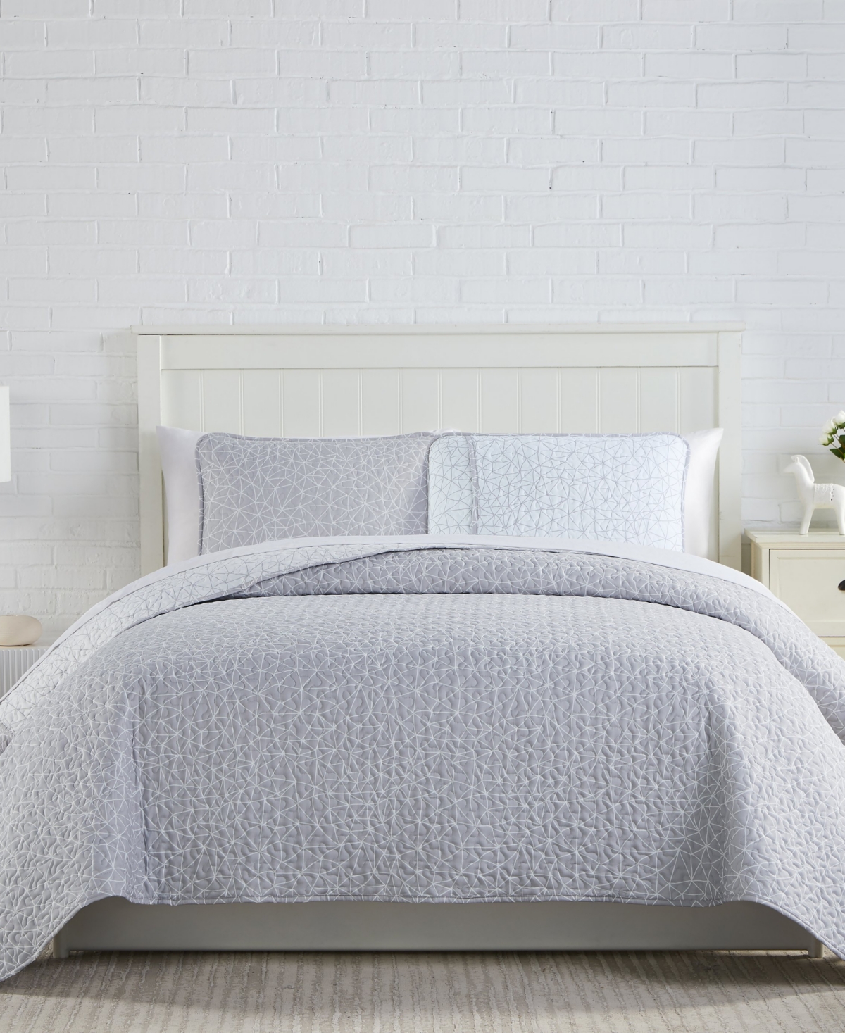 Southshore Fine Linens Geometric Maze 3-pc. Quilt Set, King/california King In Gray