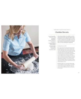 Whiskey in a Teacup: What Growing Up in the South Taught Me about Life, Love, and Baking Biscuits by Reese Witherspoon