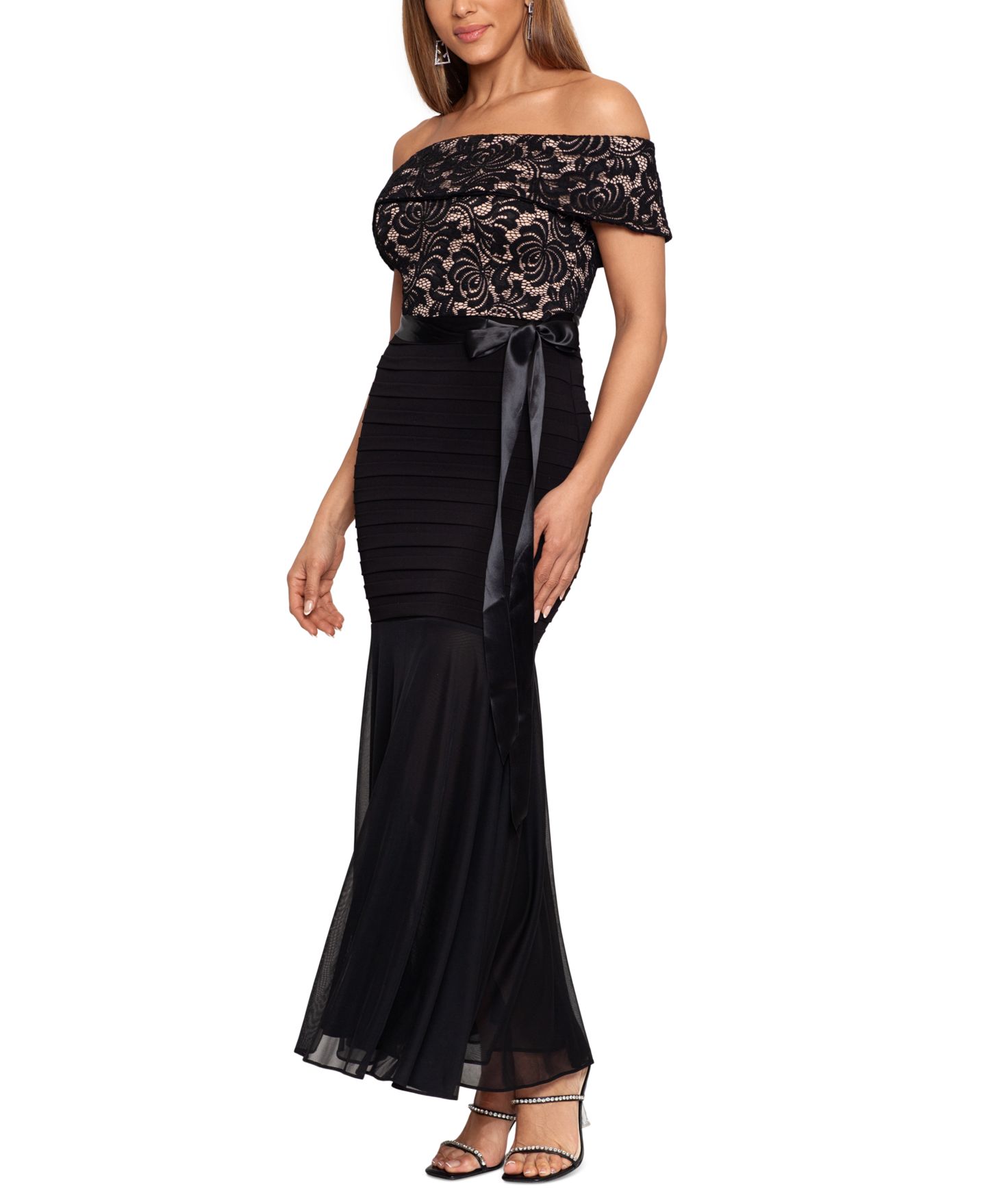 Женские платья B&A By Betsy and Adam Betsy & Adam Petite Lace-Top Off-The-Shoulder Gown, цвет: Чёрный / Телесный — фото 3