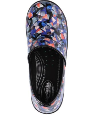 Women's Lyndee Slip Resistant Clogs