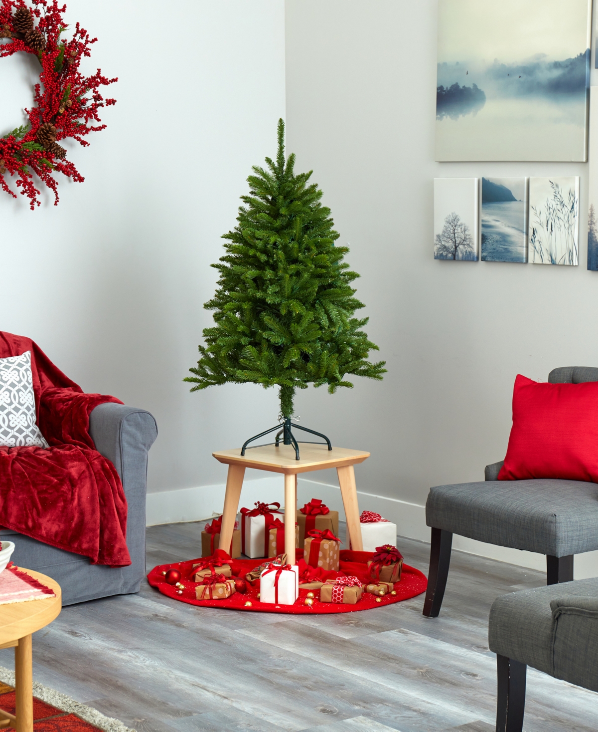 Sierra Spruce Natural Look Artificial Christmas Tree with Lights,