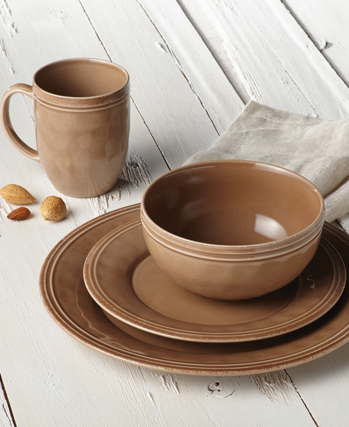 Rachael Ray Cucina 16 Pc. Dinnerware Set, Service For 4 In Brown