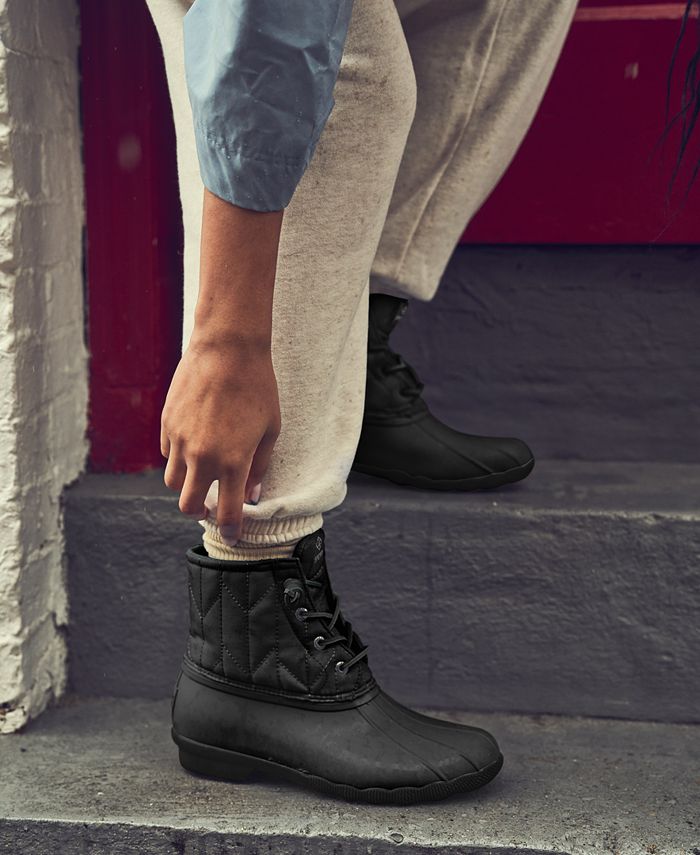 Black duck boots outfit discount