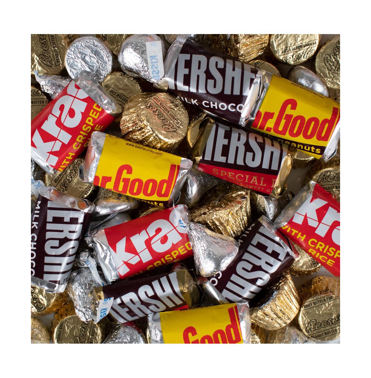 Just Candy Valentine's Day Candy Gift Tin - Plastic Gift Tin with Hershey's Kisses, Hershey's Miniatures & Reese's Peanut Butter Cups, 67 Pieces