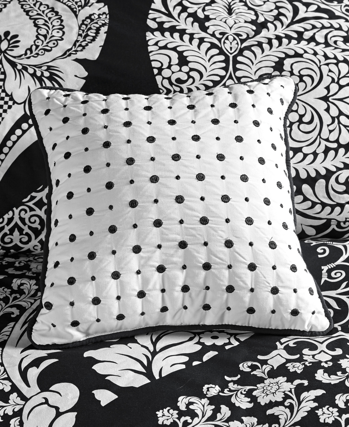 Madison Park Vienna 7-pc. Comforter Set, Queen In Black