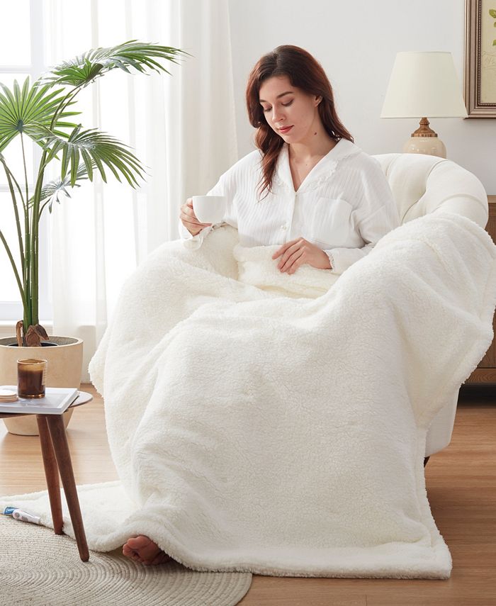 Westinghouse Westing House Sherpa Reversible Heated Throw, 50" x 60