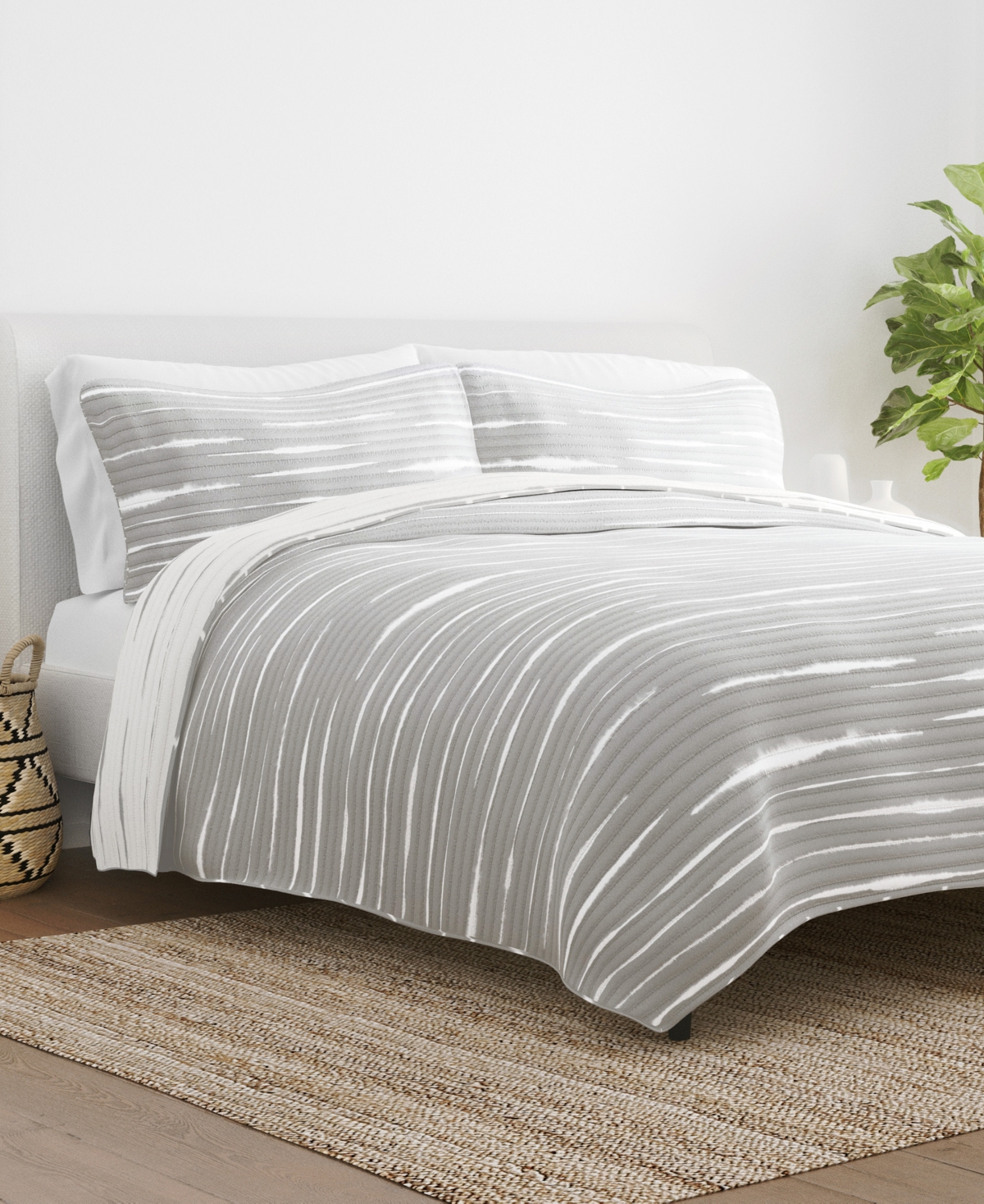 Ienjoy Home Horizon Lines Reversible 3-pc. Quilt Set, King/california King In Light Gray
