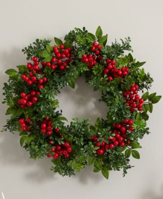 24" Berry Boxwood Wreath