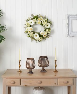 24" Mixed Daisies and Ranunculus Wreath