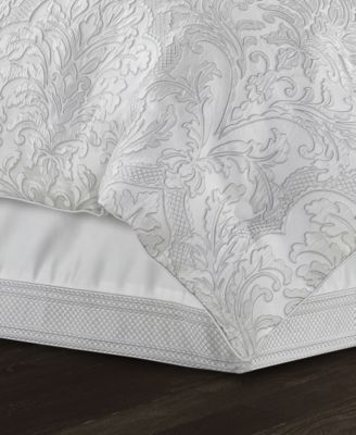 J Queen New York Brunello Comforter Sets In Platinum