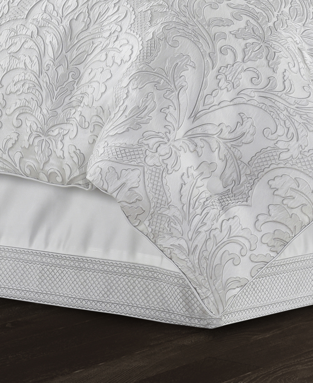 J Queen New York Brunello 4 Piece Comforter Set