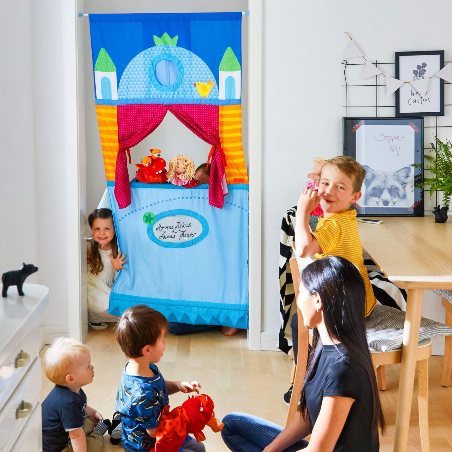 Детская игрушка Haba Adjustable Doorway Folding Puppet Theater, Ages 3+ — фото 2
