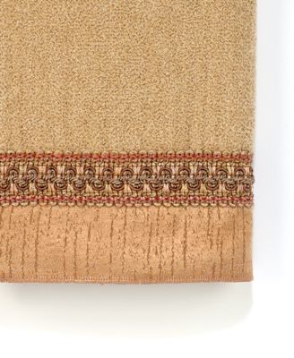 Braided Cuff Medallion Hand Towel, 16" x 30"