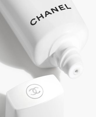 CHANEL UV ESSENTIEL Complete UV Protection Sunscreen