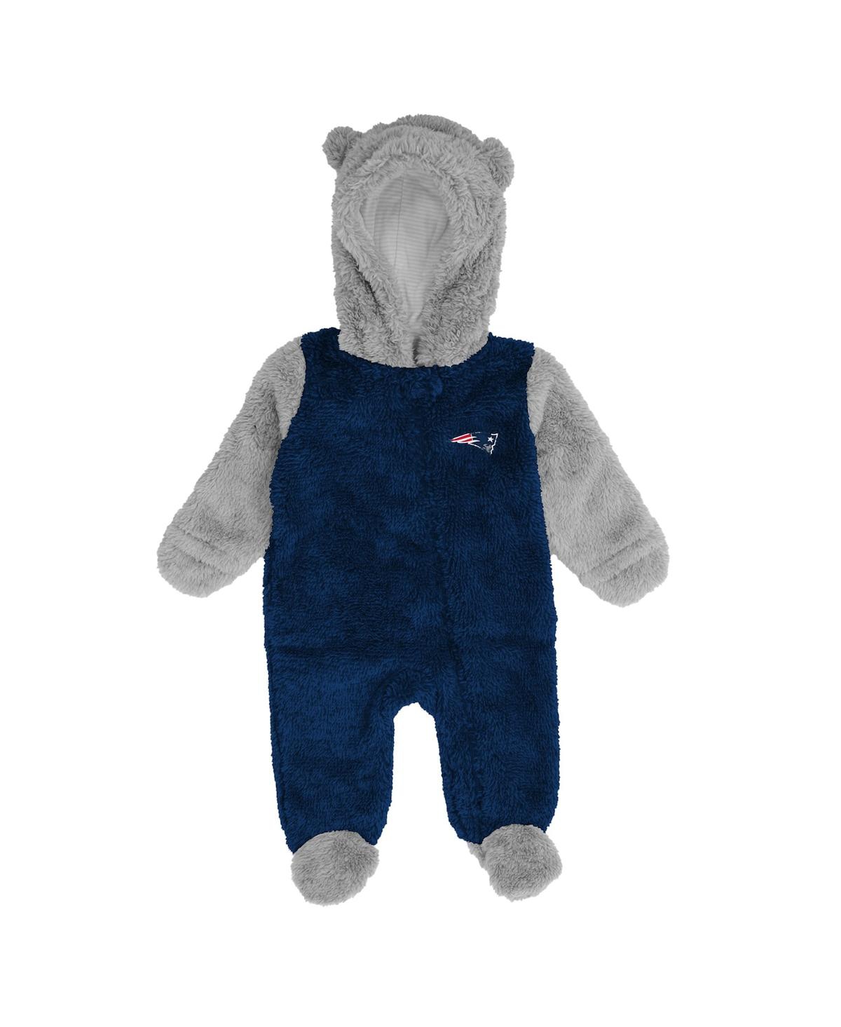 Shop Outerstuff Newborn And Infant Boys And Girls Navy, Gray New England Patriots Game Nap Teddy Fleece Bunting Full In Navy,gray