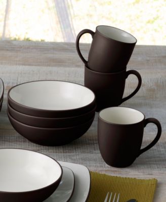 Colorwave Square 16 Pc. Dinnerware Set, Service for 4