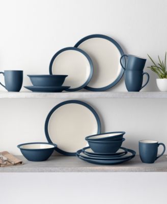 Colorwave Curve 16 Pc. Dinnerware Set, Service for 4