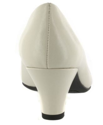 Women's Fabulous Slip-On Pumps