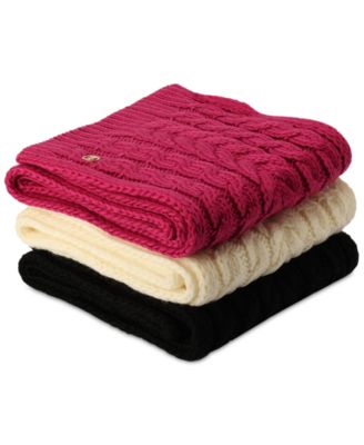 Women's Moving Cables Knit Scarf