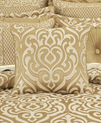 J Queen New York Lazlo Comforter Sets In White