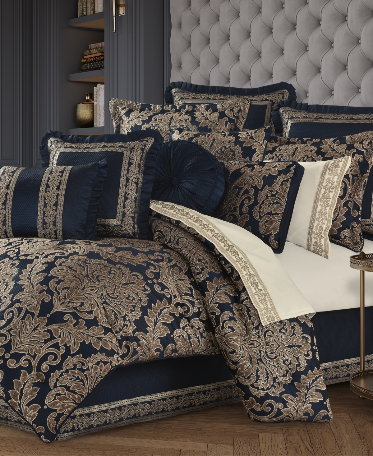 J Queen New York Monte Carlo 4 Piece Comforter Set