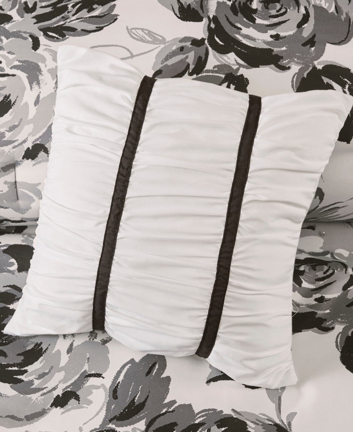 Intelligent Design Dorsey Floral 4-pc. Comforter Set, Twin/twin Xl In Black,white