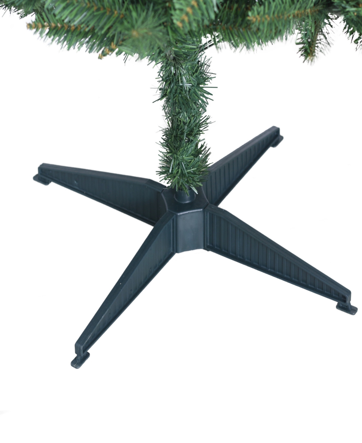 Puleo 7' Unlit Carson Artificial Pine Tree In Green