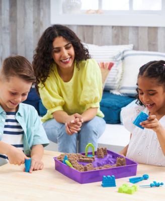 Kinetic Sand Deluxe Beach Castle Playset with 2.5Lbs of Beach Sand, includes Molds and Tools, Sensory Toys for Kids Ages 5 Plus