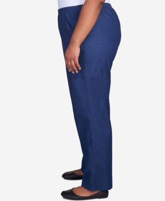 Plus Size Classic Denim Pull-On Straight-Leg Average Length Pants