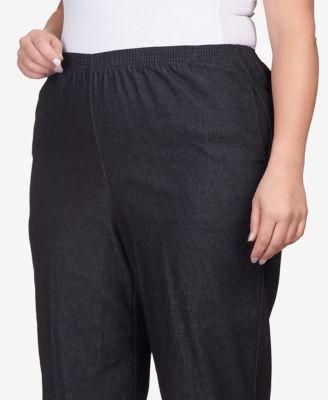 Plus Size Classic Relaxed Fit Denim Capri Pant