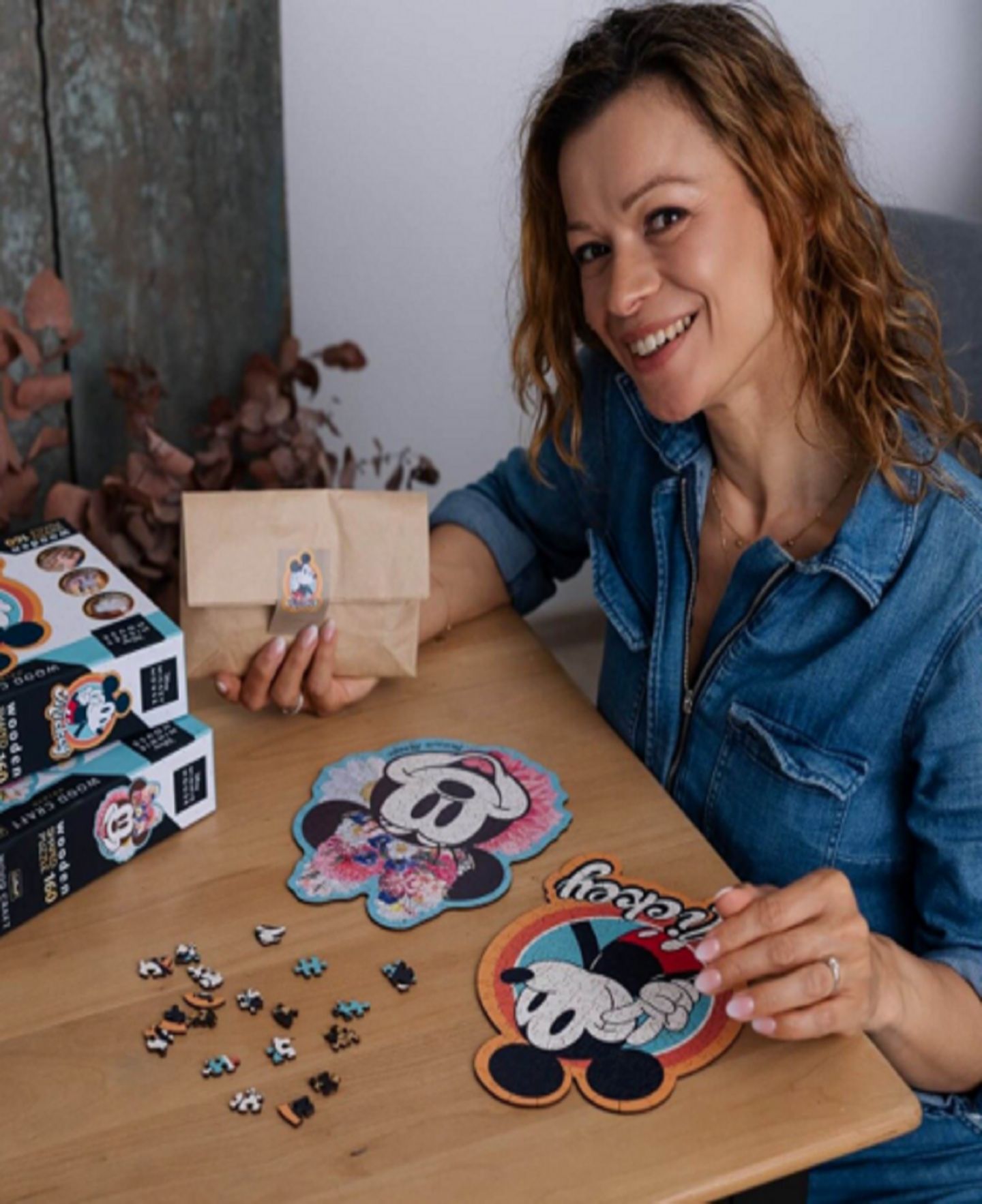 Детский пазл Trefl Wood Craft Mickey Mouse 160-Piece Wooden Puzzle, Ages 9+, цвет: Разноцветный — фото 3