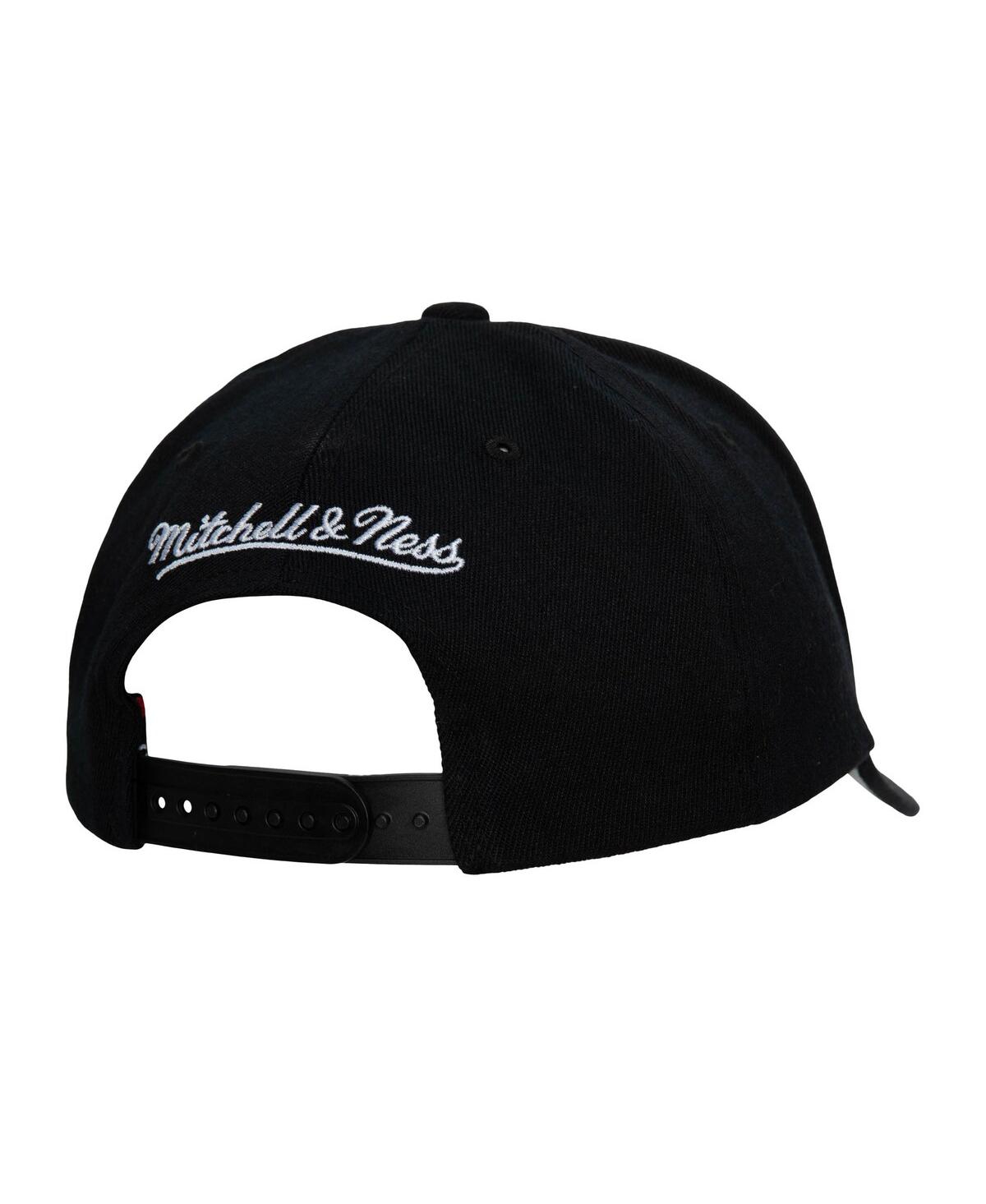 Shop Mitchell & Ness Men's  Black Dallas Mavericks Mvp Team Script 2.0 Stretch-snapback Hat