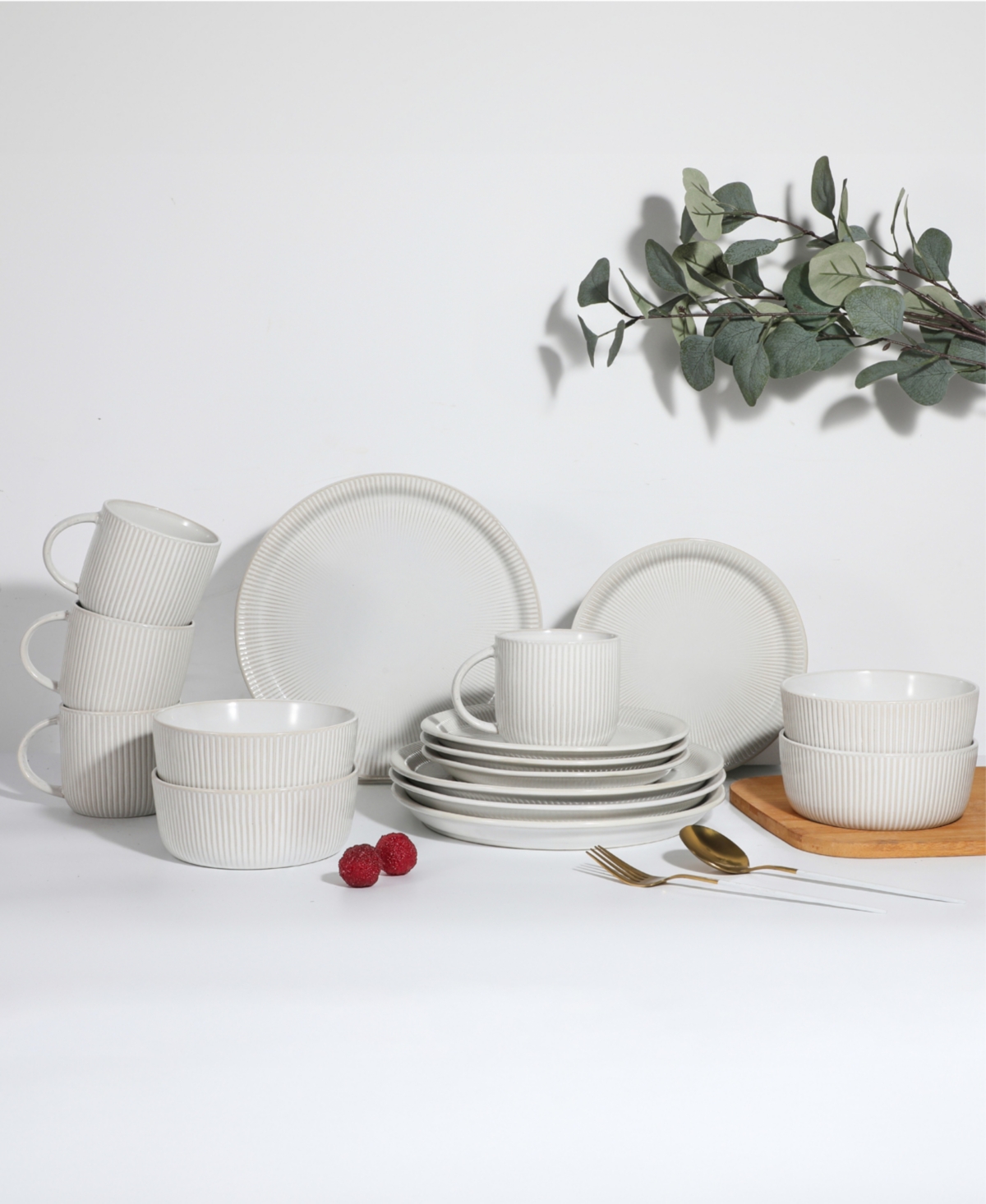 Table 12 Parchment Embossed 16 Piece Dinnerware Set, Service For 4 In White