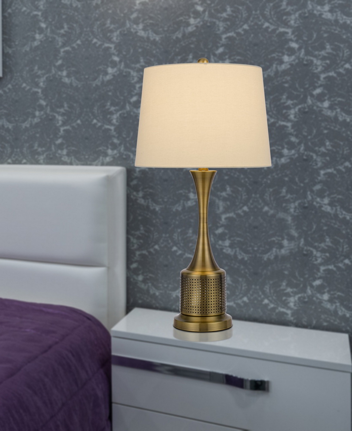 Cal Lighting 27.5" Height Metal Table Lamp Set In Antique Brass